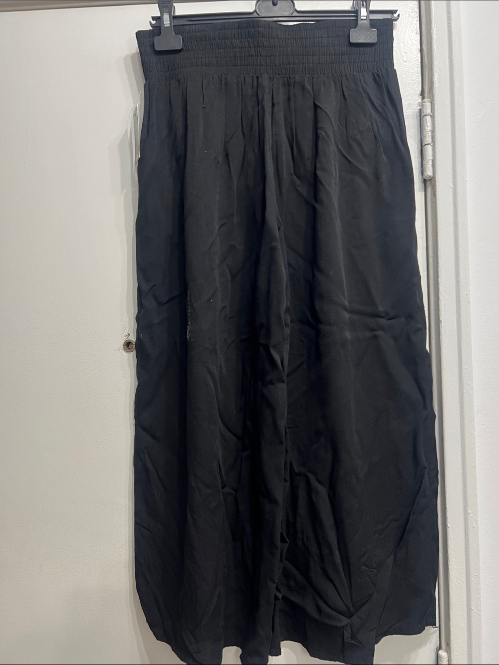 Woman  Black Elastic-Waist Casual wide Pants it more black then the picture